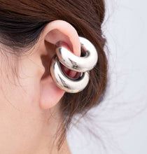 Load image into Gallery viewer, Chunky Silver Earcuffs