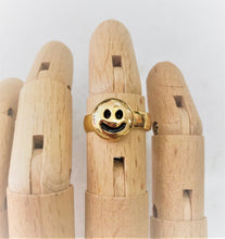 Load image into Gallery viewer, Happy Face Ring