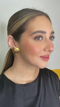 Load image into Gallery viewer, Stone Stud Leaf Earring